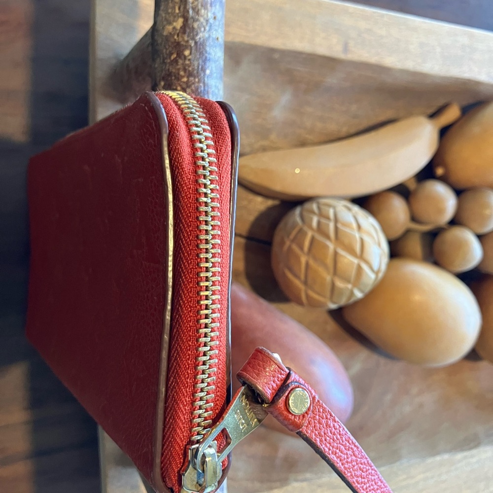 Louis Vuitton zip around Embossed Wallet in good used condition! - Picture 8 of 16
